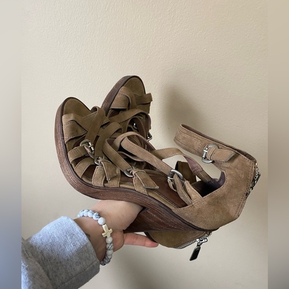 All Saints Strappy Suede Block Heel Open Toed Platform Pumps - Picture 6 of 8